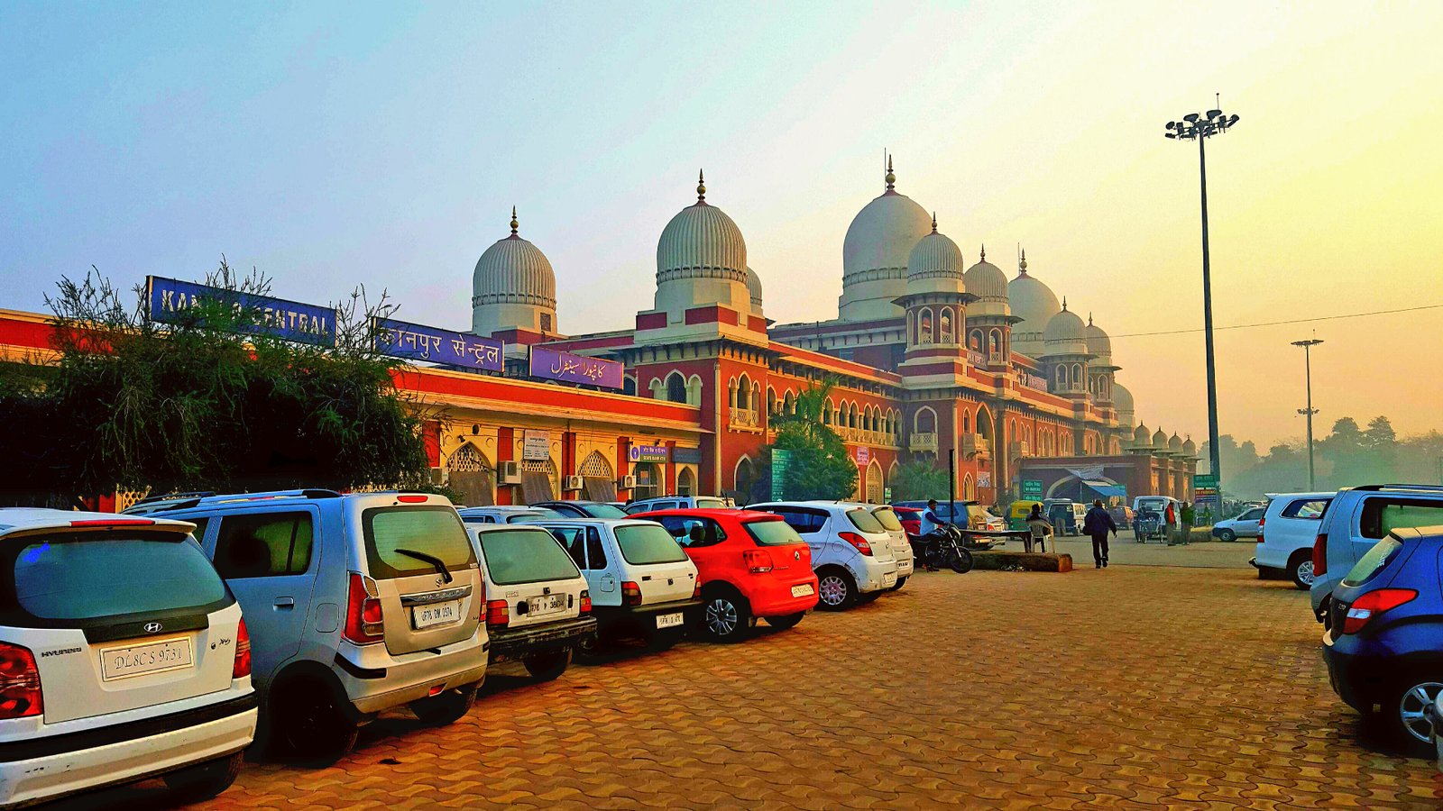 Jaipur to Kanpur Taxi Service