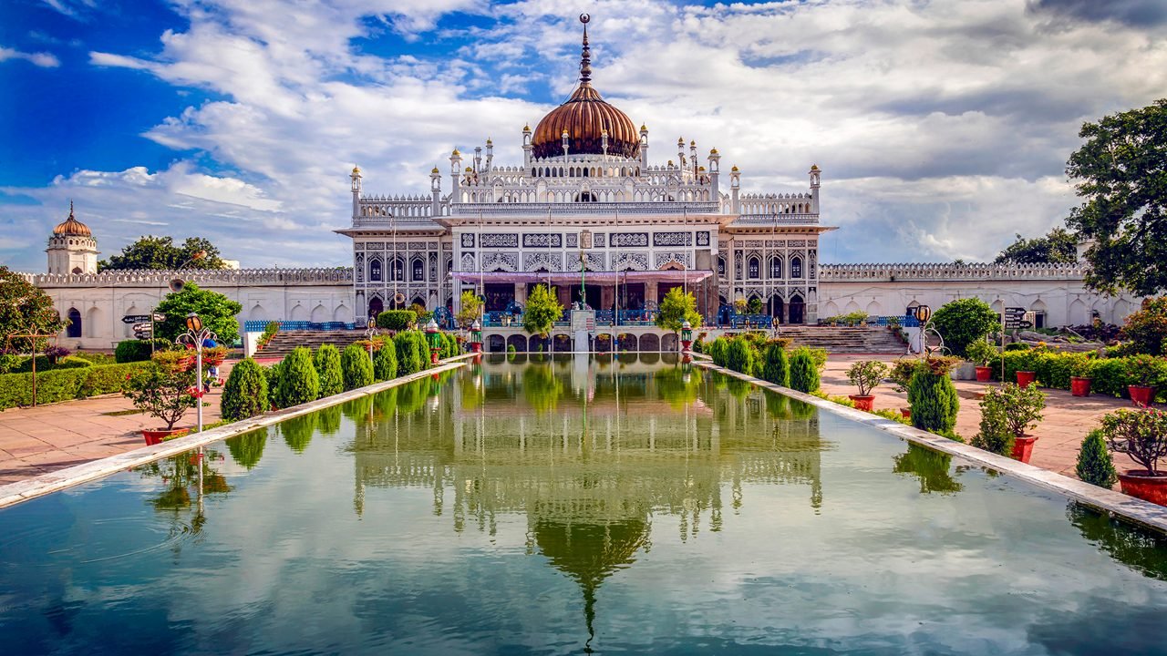 Jaipur to Lucknow Taxi Service